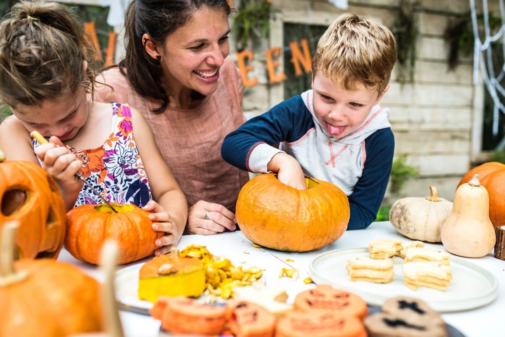 Checklist for a BOO-tiful Halloween Party for All Ages - Swizzels